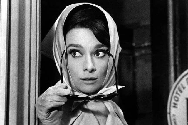 Foulard en soie élégante : Multitude façons d'exprimer votre style.
