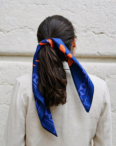 foulard en soie bleu femme carre de soie elegant silkscarf foulard de luxe 