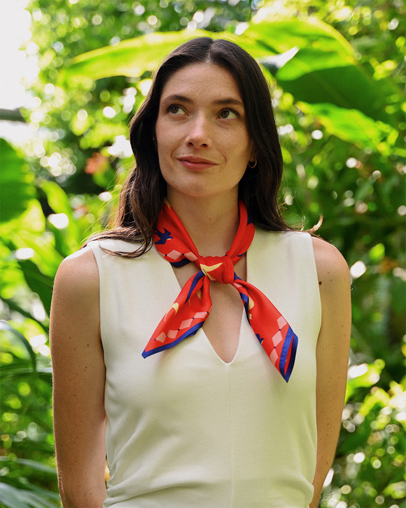 carre de soie luxe foulard en soie femme foulard luxe rouge accessoire femme luxe 
